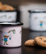 Muurla Emaillebecher Pippi 'Pippi and the Horse' - 150 ml